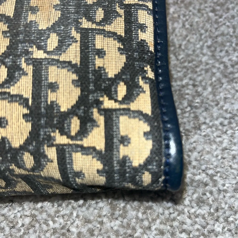 This is a vintage Christian Dior clutch/pouch signature navy Oblique monogram - Picture 9 of 14